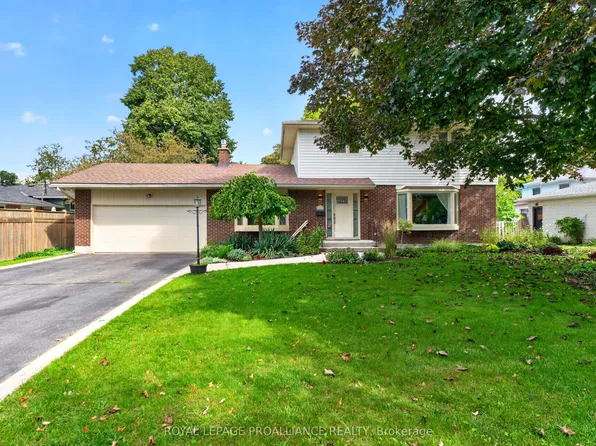 241 Olympus Ave, Kingston, ON K7M 5S3