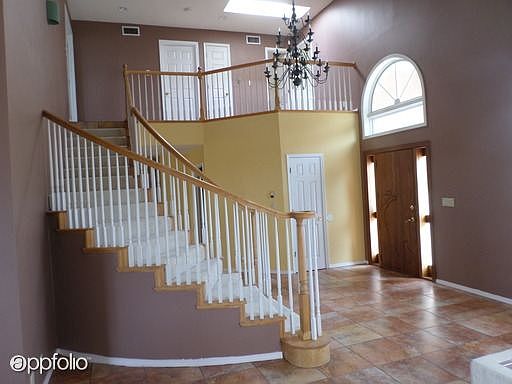 2nd image of 909 Piedra Larga Pl NE