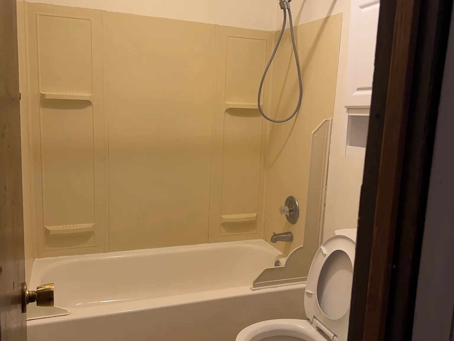 1 bed, 900 sqft, $1,000 — Photo 3