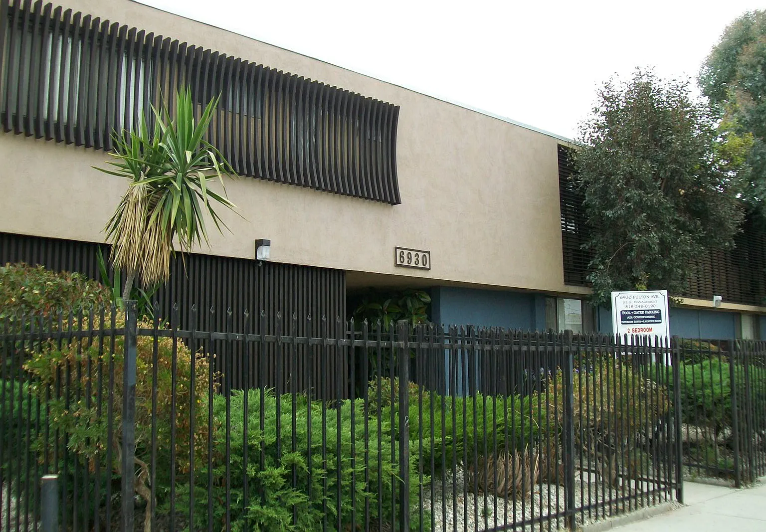 6930 Fulton Ave — Photo 2