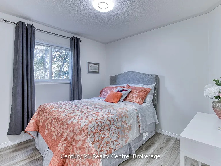 45 Hatch St E — Photo 32