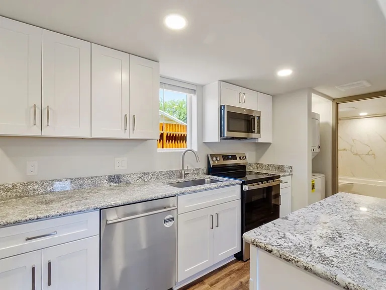 1720 E Edison St — Photo 10