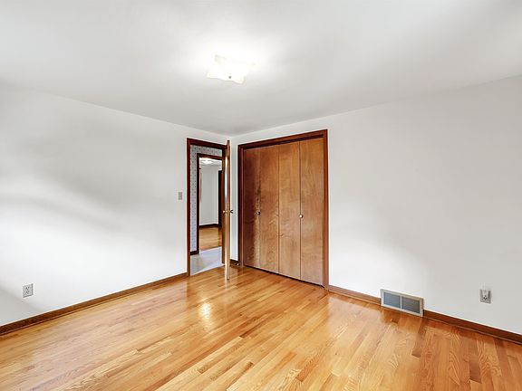 3rd image of 1172 Alice Dr