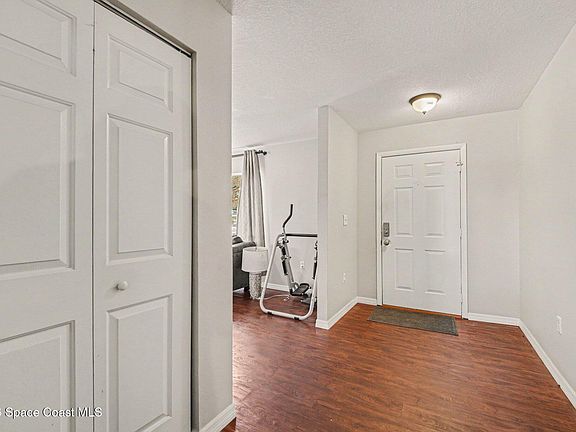4th image of 704 Prospect Ave