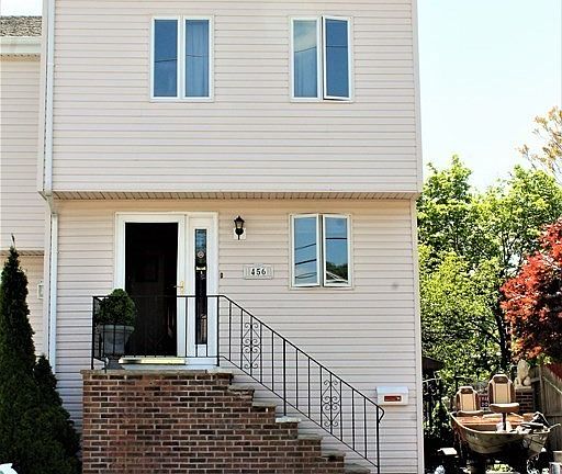 2nd image of 456 Reservoir Ave