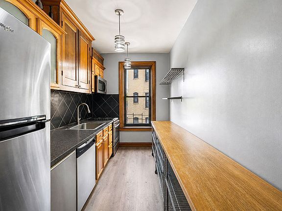 4th image of 1040 Carroll St APT 4J