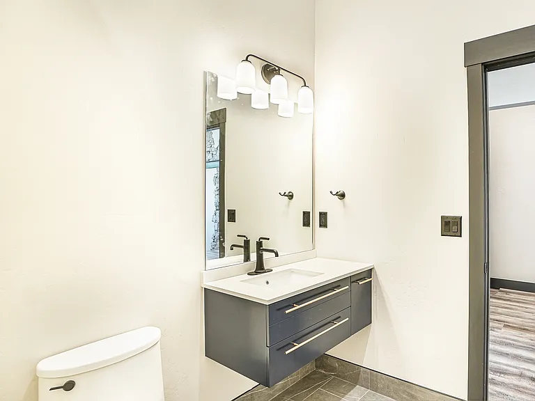 120 W 9th St #A — Photo 11