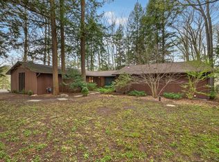 4285 Balcomb Mill Cir, Syracuse, NY 13215