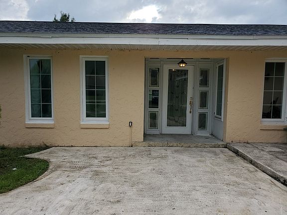 3rd image of 1674 Louis Dr #1