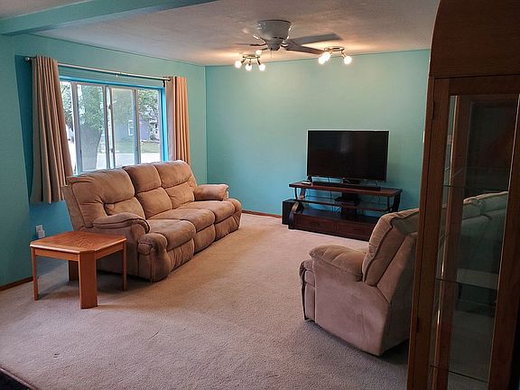 4th image of 970 Osage Ct