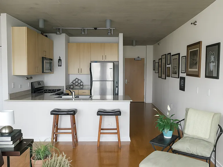 611 S Wells St #1701 — Photo 5