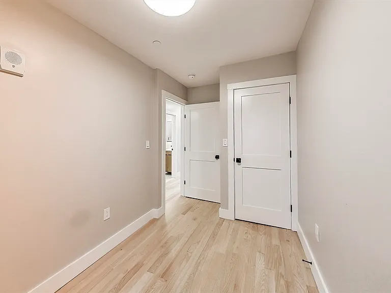 37 Delle Ave #4 — Photo 3
