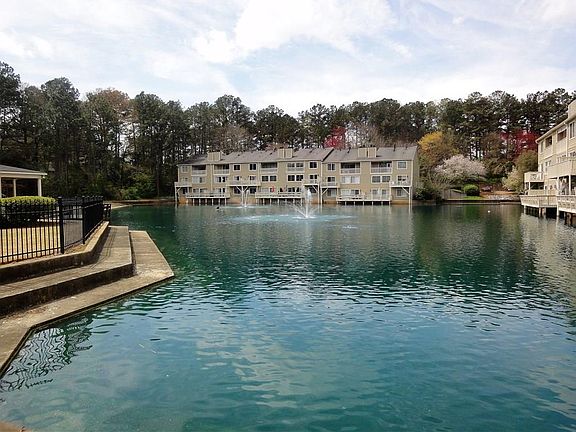 2nd image of 40 Lakes Edge Dr SE
