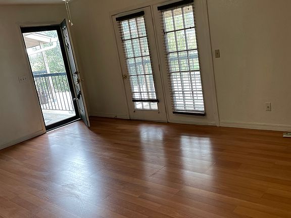 2nd image of 4400 Hemingway Dr APT 203