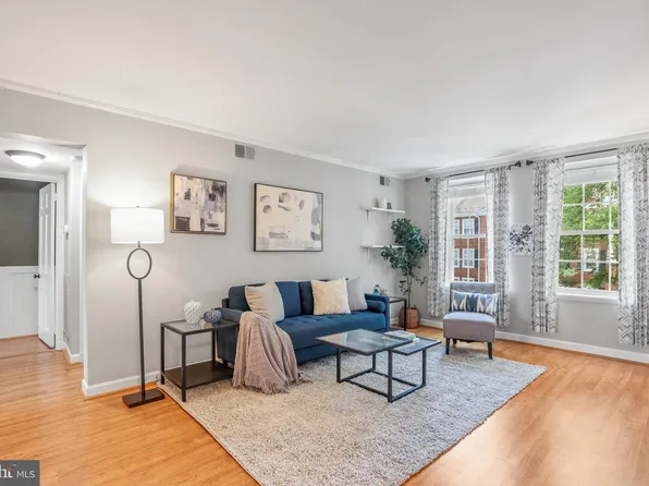 3046 S Buchanan St APT B2, Arlington, VA 22206