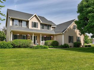 9807 Brookview Dr, Urbandale, IA 50322