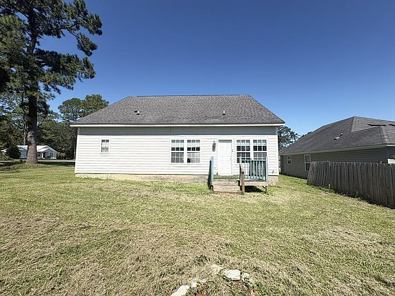2nd image of 100 Grove Pointe Dr