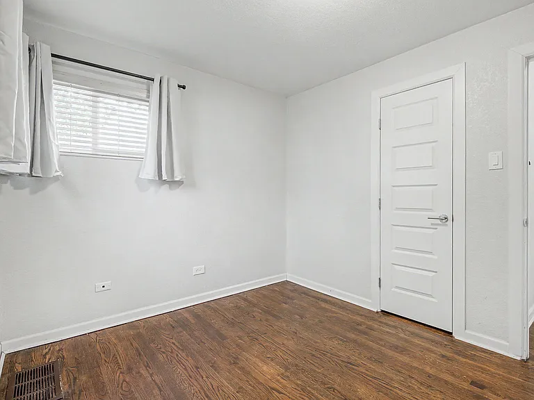 2991 Hudson St — Photo 22