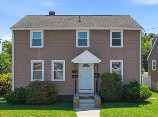 2 Redfern St E, Riverside, RI 02915
