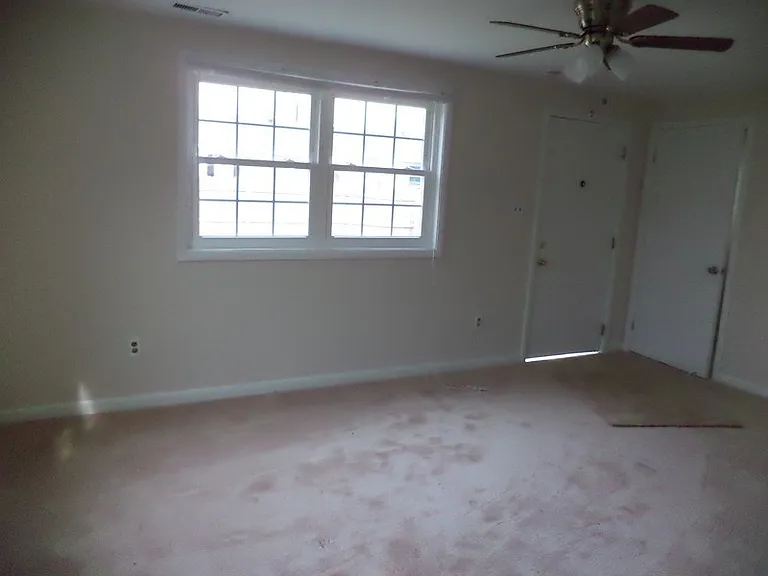1905 Seward Dr — Photo 9