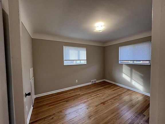 5th image of 16182 Regina Ave