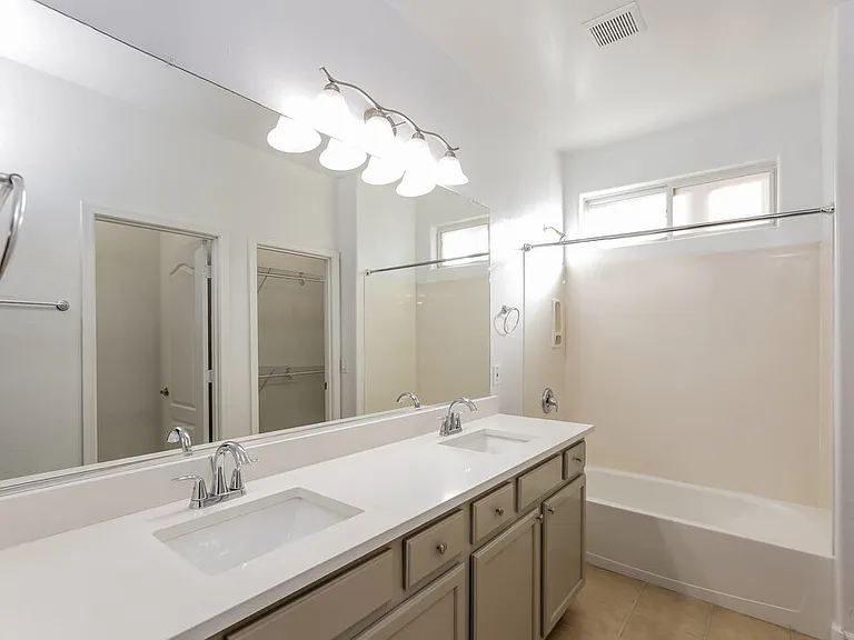 10260 E Isleta Ave — Photo 12