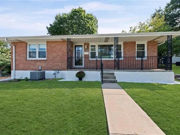 11431 Burton St, Sugar Creek, MO 64054