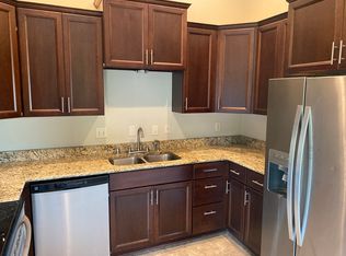 2425 Julianne St, Oconomowoc, WI 53066