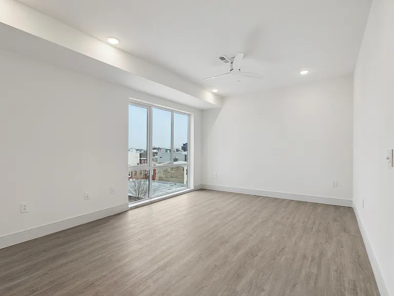 1221 E Fletcher St #211A — Photo 9