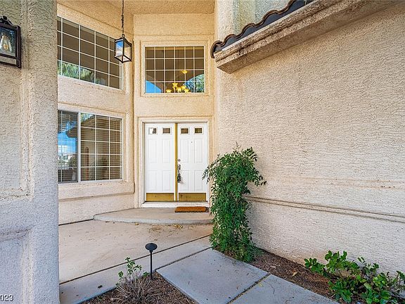 5th image of 811 Cavaison Ave