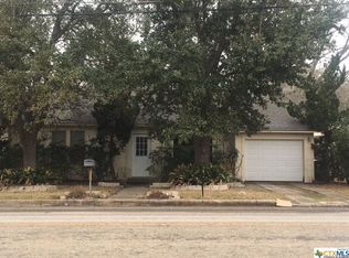 1510 N Ave E, Shiner, TX 77984