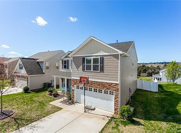 3rd image of 153 Farm Springs Dr