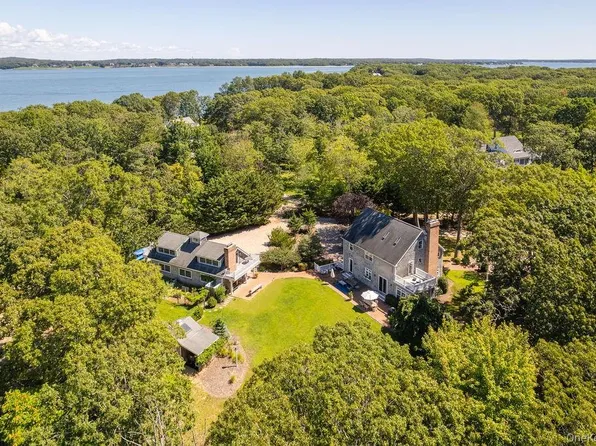 10947 N Bayview Rd, Southold, NY 11971