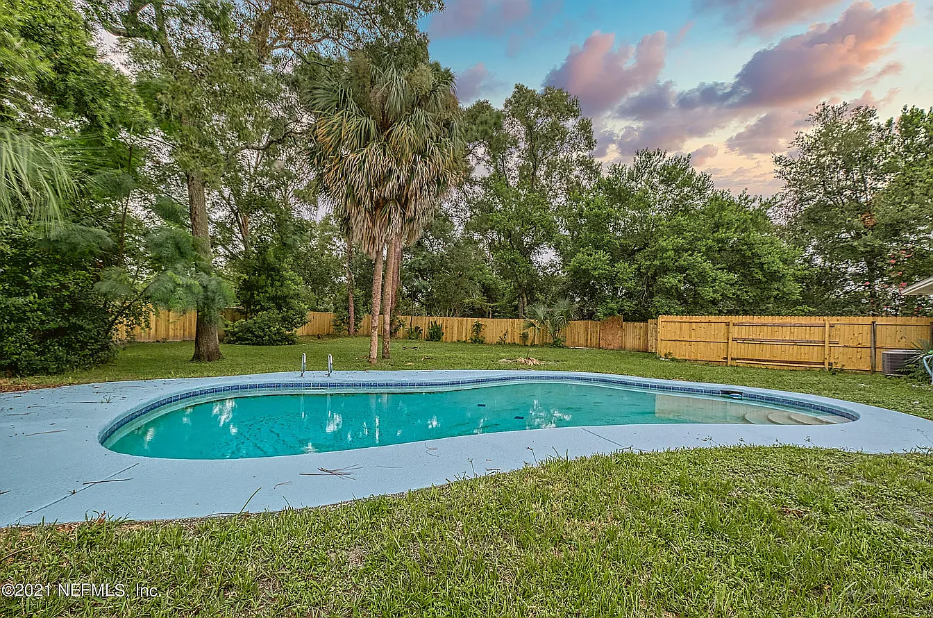 4 bed, 2.5 bath, 1991 sqft, $3,500 — Photo 3