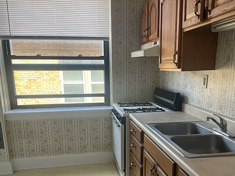 3654 Middleton Ave — Photo 1