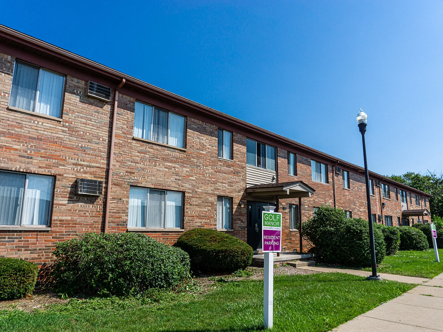 Golf Manor Apartments — Photo 4