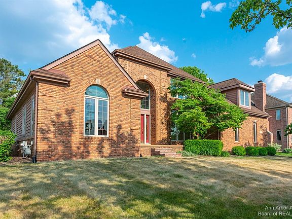 5th image of 1691 Stonebridge Dr S