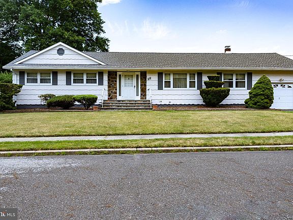 2nd image of 22 Ticonderoga Dr