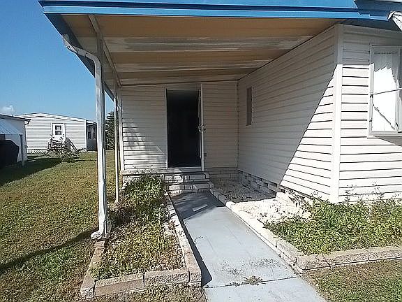 front walkway to house