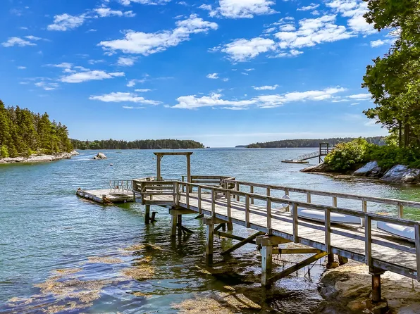 1230 Back Cove Road, Waldoboro, ME 04572