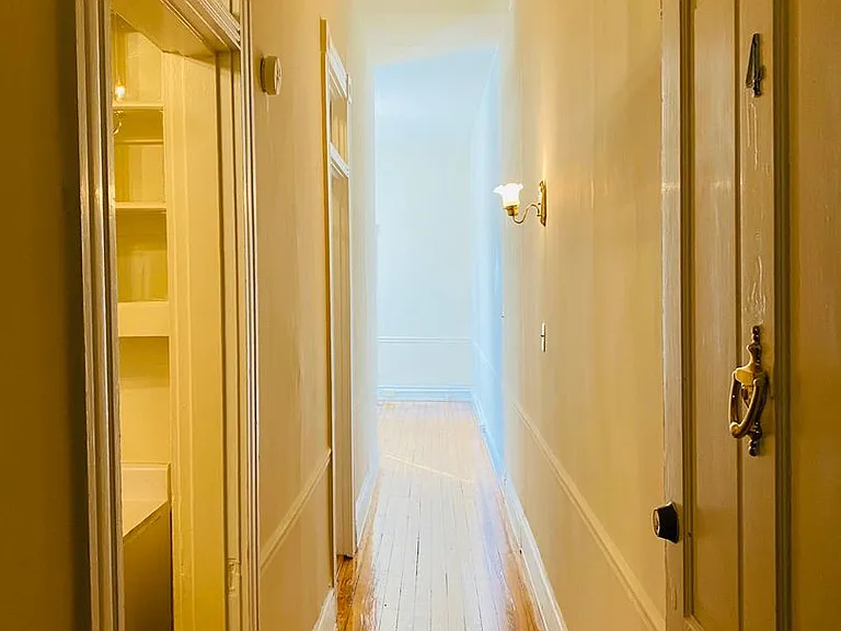 2525 Park Avenue — Photo 5
