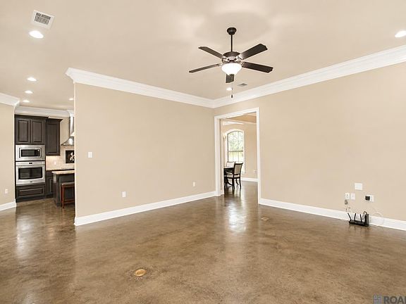 4th image of 18137 Greenwell Springs Rd