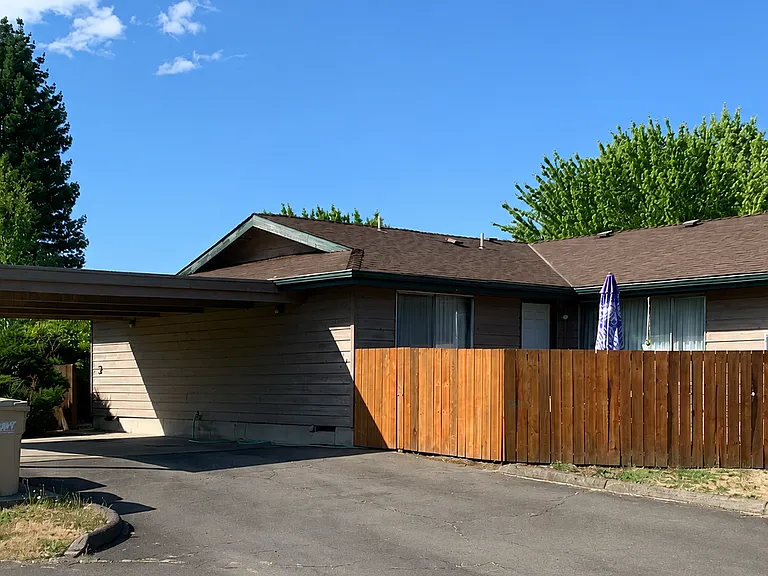 3240 NE Lancaster St — Photo 1