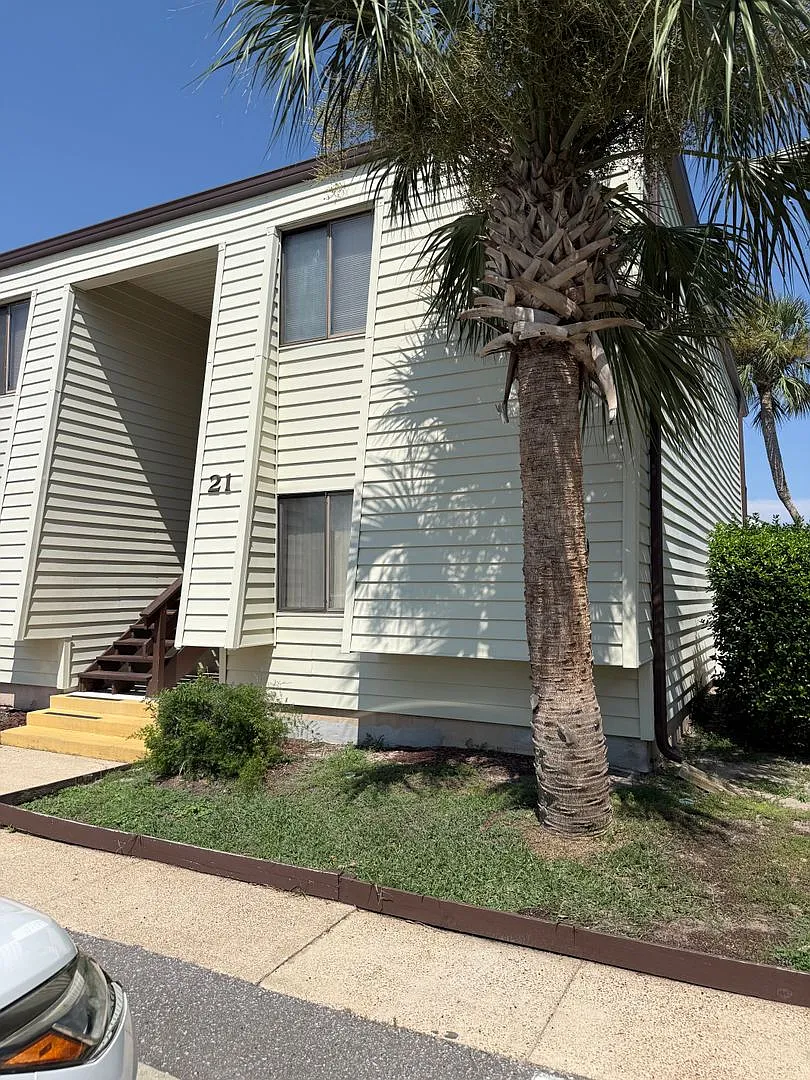 New Listing! — Photo 1