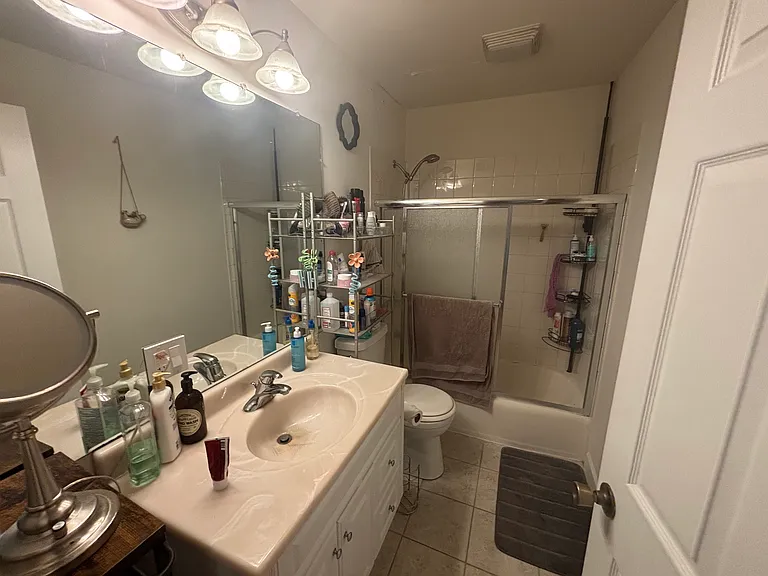 5953 N Kenmore Ave #305 — Photo 5