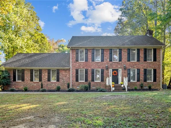 3901 Waterside Dr, Greensboro, NC 27406