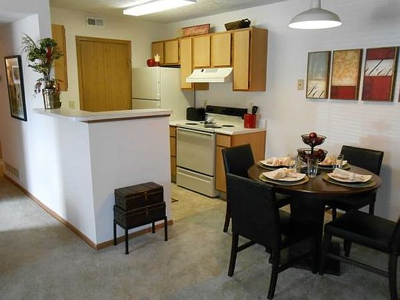 2nd image of 4406 Emerald Lakes Blvd