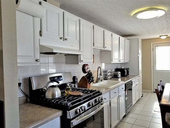 5th image of 239 Harrison St