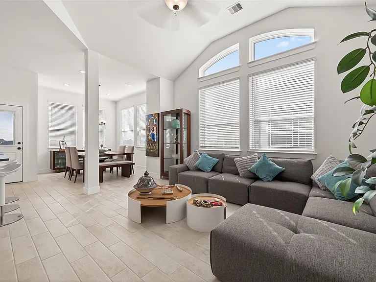21163 Medina River Dr — Photo 6