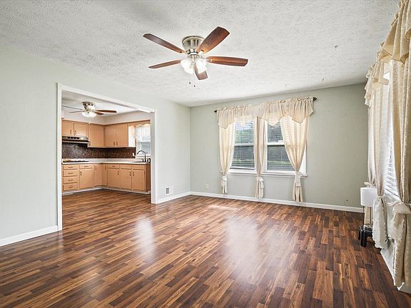 3rd image of 1610 Wills Ave